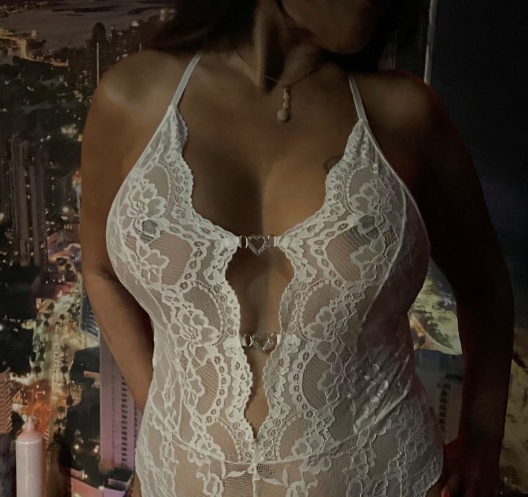 Erotic Massage with Rose